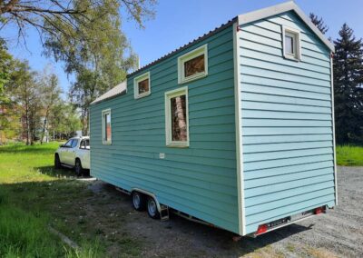 Tiny House auf Trailer Farbe Blau