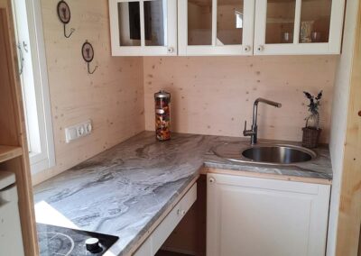 Beispiel Küche im Tiny House Erzgebirge